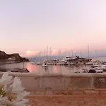 Sailor\'S Small Studio